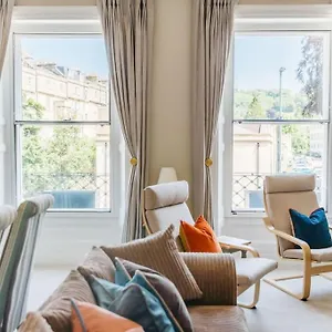 Luxury, Central, Sun-filled 3 Bed Haven In , Bath United Kingdom