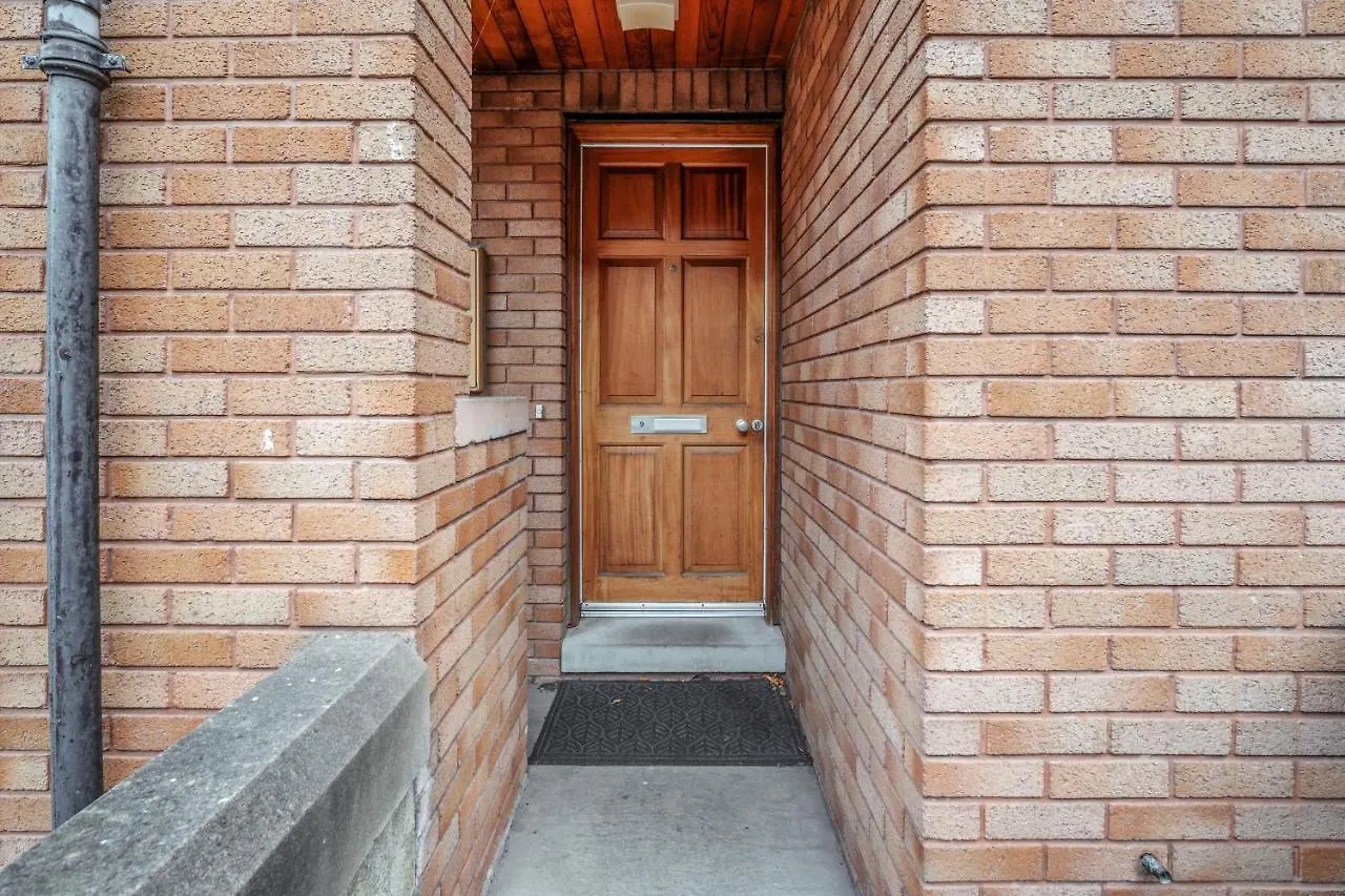 Spacious 3 Bedroom Modern House - Heart Of Edinburgh - Private Main Door Entrance & Private Garden With Stunning Views Of Arthur Seat 0*,